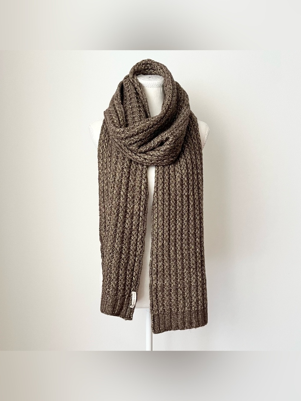 Club Monaco Women's Chunky Knit Scarf Brown Gold Neutral Soft Cozy Holiday